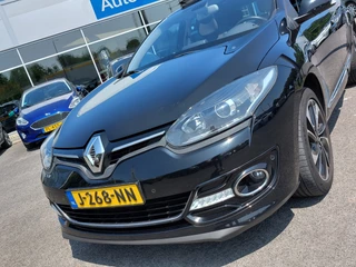 Renault Mégane Renault Mégane 1.2 TCe 131pk Automaat BOSE 5-Deurs | Navi | Clima | Cruise | Panorama Schuifdak | Keyless Entry | Licht+Regensensor | Pdc V+A+Camera | Stoelverwarming | Privacy Glass | 17''lm - afbeelding nr 36