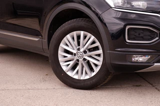 Volkswagen T-Roc Volkswagen T-Roc 1.5 TSI Sport | LED | Trekhaak | Carplay | Camera | PDC - afbeelding nr 11