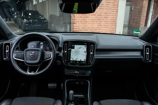 Volvo XC40 Volvo XC40 2.0 T4 R-Design Pano / Camera / ACC - afbeelding nr 2