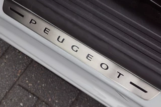 Peugeot e-2008 Peugeot e-2008 e-2008 EV GT Pack 50 kWh / Navi / Camera / Side-assist / ACC / PDC - afbeelding nr 33