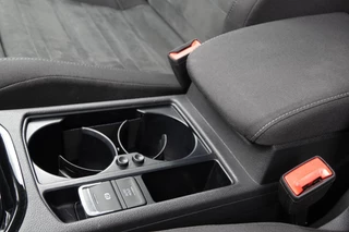 Volkswagen Touran Volkswagen Touran 1.5 TSI R-line 7pers. CAMERA STOELVERW. - afbeelding nr 40