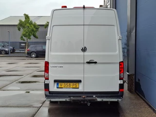 Volkswagen Crafter Volkswagen Crafter 35 2.0 TDI L3H3 Trendline AIRCO / CRUISE CONTROLE / CAMERA / EURO 6 / L2H2 - afbeelding nr 15