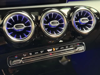 Mercedes-Benz A-Klasse Mercedes-Benz A-klasse 220 Launch Edition Premium Plus AMG Night | pano | Leer | Multibeam | HUD | Memory | Keyless | Sfeerver - afbeelding nr 34
