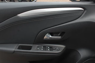 Opel Corsa Opel Corsa 1.2 GS Line / Full option! / Panoramadak / Camera / Navigatie / Matrix LED / 17'' / Armsteun / Premiumpakket / Winterpakket / Cruise Control - afbeelding nr 32