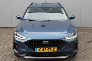 Ford Focus Trekgewicht 1.500kg ! Slechts 6.600km ! Ruim €. 9.000,- beneden de nieuwprijs ! Volautm. airco dual, navigatie, telefoonvoorb., adaptive cruise control, LED verlichting, metallic lak, camera, front-, lane- en side assist, LM wielen, Isofix etc. - afbeelding nr 3