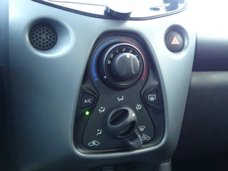 Toyota Aygo Toyota Aygo 1.0 VVT-i x-play | Camera | Blue Tooth | All Season - afbeelding nr 10