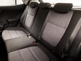 Kia Stonic (APPLE CARPLAY, NAVIGATIE, CAMERA, PARKEERSENSOREN, SPORTSTOELEN, CRUISE, GETINT GLAS, NIEUWE APK, NIEUWSTAAT) - afbeelding nr 15