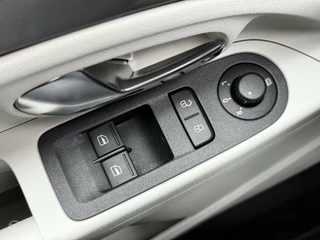 Volkswagen up! Volkswagen Up! 1.0 BMT high up! Stoelverwarming Cruise Control DAB Climate Control 16” PDC - afbeelding nr 23