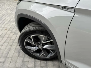 Škoda Kodiaq Skoda Kodiaq 1.5 TSI Sportline Automaat | Trekhaak uitklapbaar | Grootscherm navigatiesysteem | Stoelverwarming | Adaptieve cruise control | Dode hoek detectie | Canton HiFi | LED | Achteruitrijcamera | Parkeersensoren voor en achter - afbeelding nr 63
