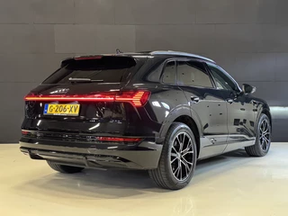 Audi e-tron Audi e-tron e-tron 50 quattro | SOH 88% |2x S-Line Black Edition 71 kWh | Pano | Afn. trekhaak | Carplay | Adaptive cruise | Stoelverwarming - afbeelding nr 4