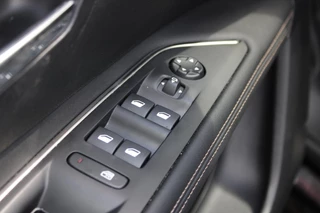 Peugeot 3008 Peugeot 3008 1.2 Hybrid 136PK GT | 360° CAMERA | NAVIGATIE | ADAPTIVE CRUISE CONTROL | APPLE CARPLAY/ANDROID AUTO | CLIMATE CONTROL | 18