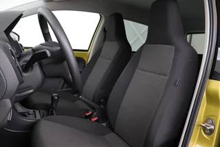 Volkswagen up! Volkswagen Up! 1.0 Take Up! | Airco | Elektrische ramen | Radio |  LED | Honey Yellow Metallic - afbeelding nr 5