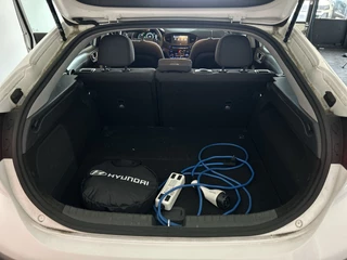 Hyundai IONIQ Hyundai IONIQ Comfort EV | Achteruitrijcamera | Cruise control | Rijstrooksensor | Soh (batterijcheck) 90,4 % - afbeelding nr 22