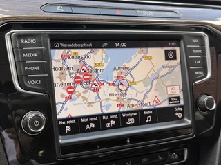 Volkswagen Passat Volkswagen Passat 1.4 TSI ACT Connected Series Plus | R-Line | Panoramadak | Camera - afbeelding nr 28