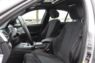 BMW 3 Serie BMW 3 Serie 330e Centennial Exe. M Sport / Schuifdak / Alcantara / 18'' / Navigatie / Parkeerhulp achter / Cruise Control - afbeelding nr 9