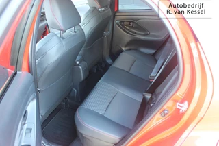 Toyota Yaris Toyota Yaris 1.5 Hybrid Launch Edition / Executive I JBL I 1e Eig. I NL-auto - afbeelding nr 22