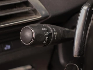 Peugeot 3008 Peugeot 3008 1.2 PureTech Allure Sport (APPLE CARPLAY,NAVI,LED,CAMERA,360 VIEW,PDC,CRUISE,LANE,CLIMATE,LM VELGEN,NETTE STAAT) - afbeelding nr 9