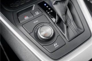 Toyota RAV4 Leder Camera Trekhaak 19