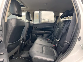 Mitsubishi Outlander Mitsubishi Outlander 2.0 PHEV Instyle+ 2e Eigenaar,Camera,Schuifdak,Navi,Leder,Stoelverwarming,Clima,Cruise,Lmv,Dealer Onderhouden,Apk tot 07-2025 - afbeelding nr 8