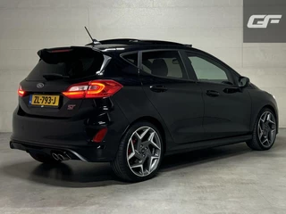 Ford Fiesta Ford Fiesta 1.5 EcoBoost ST-3 Performance Pano Recaro B&O CarPlay - afbeelding nr 4