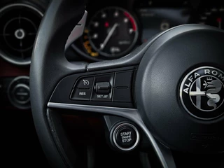 Alfa Romeo Giulia Alfa Romeo Giulia 2.0T Super | PANORAMADAK | KEYLESS | DNA | LANE ASSIST | VOL OPTIES! - afbeelding nr 35