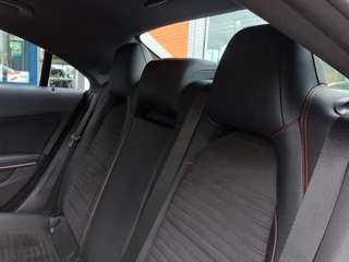 Mercedes-Benz CLA 180 122pk Automaat Ambition AMG-Line | Origineel NL | Navi | Bi-Xenon | Airco | Cruise | Bluetooth Carkit+Streaming | Pdc V+A+Assist | Licht+Regensensor | 18''lm - afbeelding nr 28