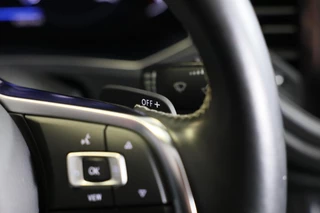 Volkswagen T-Roc Volkswagen T-Roc Cabrio 1.5 TSI R-Line / AUT / Acc / Digital Cockpit / Lane Assist / Dode Hoek / Leder / Camera / Navi / 20 Inch - afbeelding nr 24