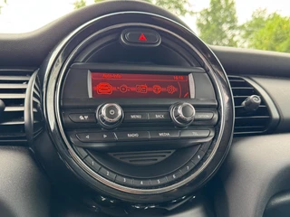 MINI One Mini 1.5 One First PARKEERSENSOREN / LMV / STOELVERWARMING / AIRCO - afbeelding nr 18