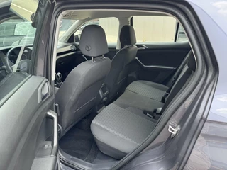 Volkswagen T-Cross Volkswagen T-Cross 1.0 TSI Go Camera | Carplay | Nette auto! - afbeelding nr 24