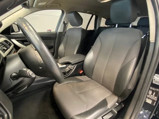BMW 3 Serie BMW 3-serie Touring 318i Executive | LED | ELEKT ACHTERKLEP | NAVI | 18