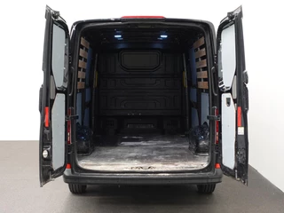 Volkswagen Crafter Volkswagen Crafter L3H2 L2H1 Highline 2x Schuifdeur Navigatie Cruisecontrol Airco Parkeersensoren Euro6 - afbeelding nr 3