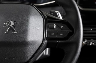 Peugeot 2008 Peugeot 2008 1.2 PureTech Allure Pack 130 PK - Automaat | Dig. Cockpit | PDC | Camera | NAV + App, Connect | ECC | DAB | LM 17