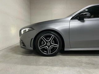 Mercedes-Benz A-Klasse Mercedes A-klasse 180 AMG Matgrijs Sfeerverlichting Carplay - afbeelding nr 65