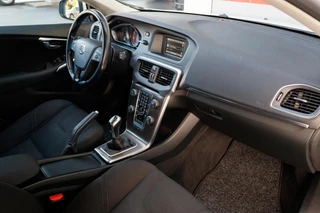 Volvo V40 Volvo V40 1.6 T2 R-Design | Trekhaak | Climate control | Cruise control | - afbeelding nr 9