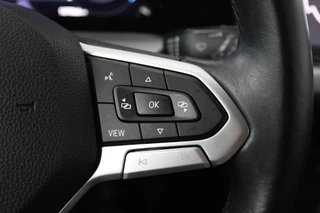 Volkswagen Golf Volkswagen Golf 1.0 TSI Life (PARKEERSENSOREN, CRUISE CONTROL ADAPTIEF, NAVIGATIE, NL-AUTO) - afbeelding nr 13