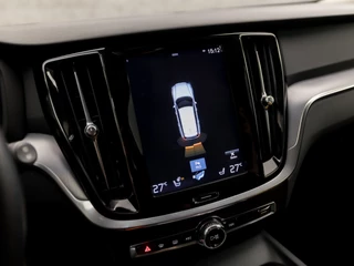 Volvo V60 Volvo V60 2.0 B3 Momentum Advantage 177Pk Automaat (APPLE CARPLAY, GROOT NAVI, ADAPTIVE CRUISE, STUUR/STOELVERWARMING, SPORTSTOELEN, PARKEERSENSOREN, NIEUWE APK, NIEUWSTAAT) - afbeelding nr 25