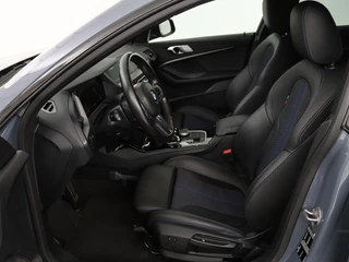BMW 2 Serie BMW 2-serie Gran Coupé 218i M Sport | Stoelverwarming | Adaptive cruise |  Carplay | Trekhaak | Sportstoelen | DAB | Half leder | Live Cockpit | Climate control - afbeelding nr 4