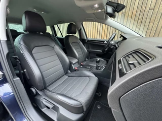 Volkswagen Golf Volkswagen Golf Variant 1.4 TSI R-line 150pk | Navigatiesysteem | Osram LED verlichting | Trekhaak uitklapbaar | Keyless entry | Stoelverwarming | Cruise control | R-stuur | Parkeersensoren voor en achter | Achteruitrijcamera - afbeelding nr 38