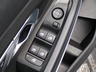 BMW 3 Serie BMW 3 Serie 320i Executive Edition, Automaat / Carplay + Android Auto / Full LED / Camera + Sensoren - afbeelding nr 19