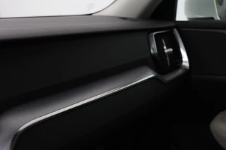 Volvo V60 Volvo V60 2.0 D4 MomentPro | Leder | Trekhaak |  Stoelverwarming | Adaptive cruise | Carplay | Navigatie | DAB | Camera | Full LED | Climate control - afbeelding nr 29