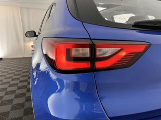 MG ZS EV MG ZS EV MG Luxury 45 kWh (INCL-BTW) *PANO | FULL-LEATHER | CCS-FASTLOADER | KEYLESS | NAVI-FULLMAP | ADAPTIVE-CRUISE | CAMERA | HEATED-SPORT-SEATS | CARPLAY | BLINDSPOT | DAB | LANE-ASSIST | 17