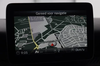 Mercedes-Benz A-Klasse Mercedes-Benz A-klasse 160 AMG Night | Panoramadak | Camera | Full LED |  Navigatie | Trekhaak | Cruise control | Park Assist | Airco | Half leder | Sportstoelen - afbeelding nr 11