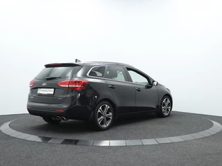 Kia cee'd Kia cee'd Sportswagon 1.0 T-GDi GT-Line | All season banden | Navigatie | Camera | Cru - afbeelding nr 2