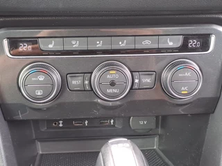 Volkswagen Tiguan Volkswagen Tiguan 2.0 TSI 4Motion Highline R-line | LED | Pano | Trekhaak | Leder | Elek. klep | Virtual | LMV 20