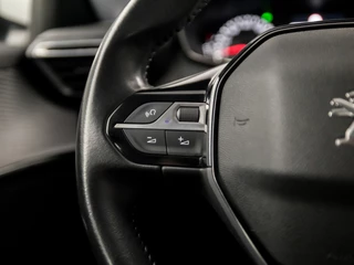 Peugeot 208 Peugeot 208 1.2 PureTech Sport (APPLE CARPLAY, GROOT NAVI, 360 CAMERA, LM VELGEN, SPORTSTOELEN, LANE ASSIST, LED KOPLAMPEN, PARKEERSENSOREN, NIEUWE APK, NIEUWSTAAT) - afbeelding nr 19