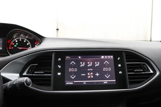 Peugeot 308 Peugeot 308 SW 1.2 PureTech Premium*PANO*ACC*ECC*NAVI* - afbeelding nr 16