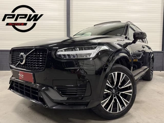 Volvo XC90 Volvo XC90 T8 Recharge AWD R-Design BLACK LONG RANGE PANO/TREKHAAK/HEAD-UP/MEMORY/H&K/CAMERA/ACC/PILOT-ASSIST/KEYLESS/LEER-SPORT/GOOGLE/PRIVACY/20