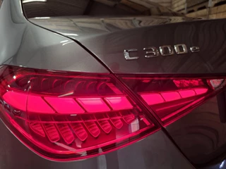 Mercedes-Benz C-Klasse Mercedes-Benz C-klasse 300 e AMG Line PHEV Leder LED Camera Sfeer Navi Trekhaak LM - afbeelding nr 16