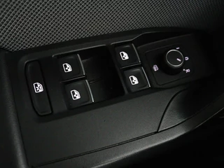 SEAT Leon SEAT Leon 1.5 eTSI Style | Stoel & stuurverwarming |  Carplay | Navigatie | Full LED | Climate control | Parkeerhulp | Cruise control - afbeelding nr 27