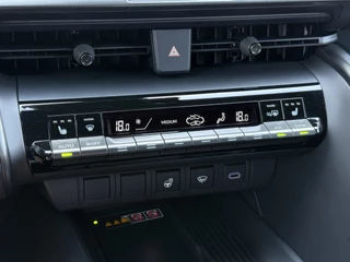 Toyota C-HR Toyota C-HR 2.0 Hybrid 200 Team D | CarPlay | ACC | Camera | LED | Dodehoek | Keyless | 18 inch - afbeelding nr 25